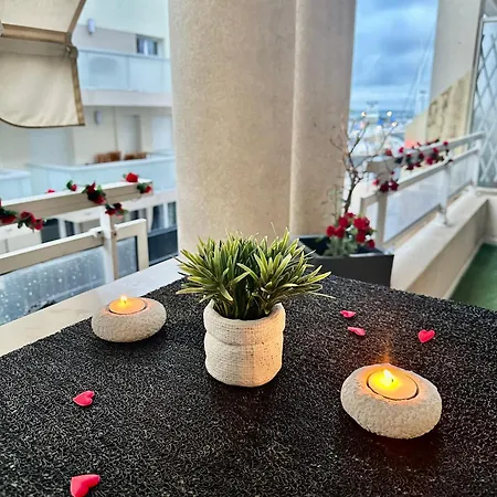 Azur Pour 2 Avec Jacuzzi Et Terrasse A 2 Minutes De La