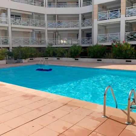 Azur Pour 2 Avec Jacuzzi Et Terrasse A 2 Minutes De La Apartment